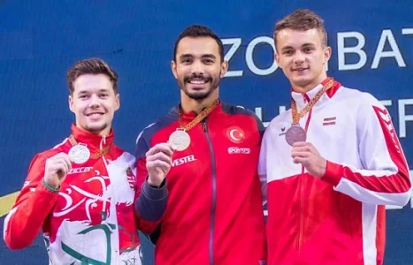 1m pommel2.webp
